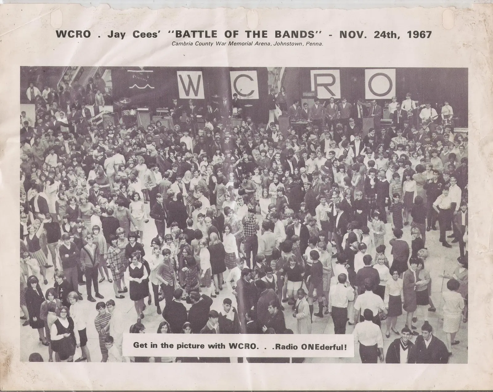 A packed crowd at WCRO's Battle of the Bands, Cambria County War Memorial Arena, November 24, 1967